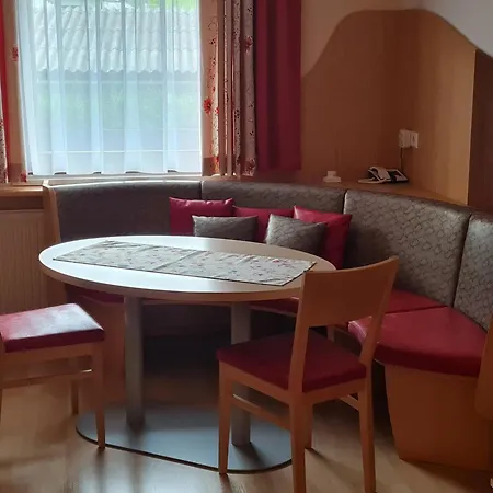 Sportpension Alpenrose 4*